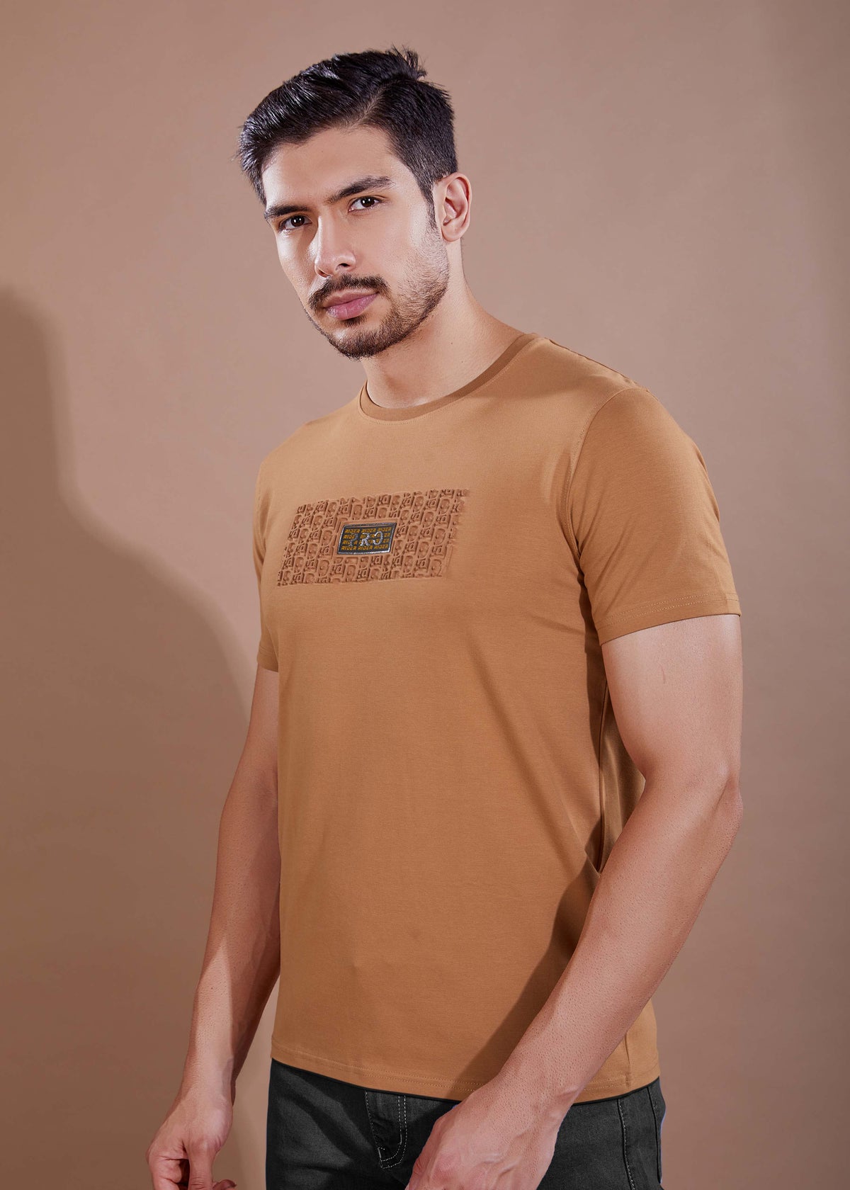 EMBOSSED PLACEMENT T-SHIRT - MUSTARD
