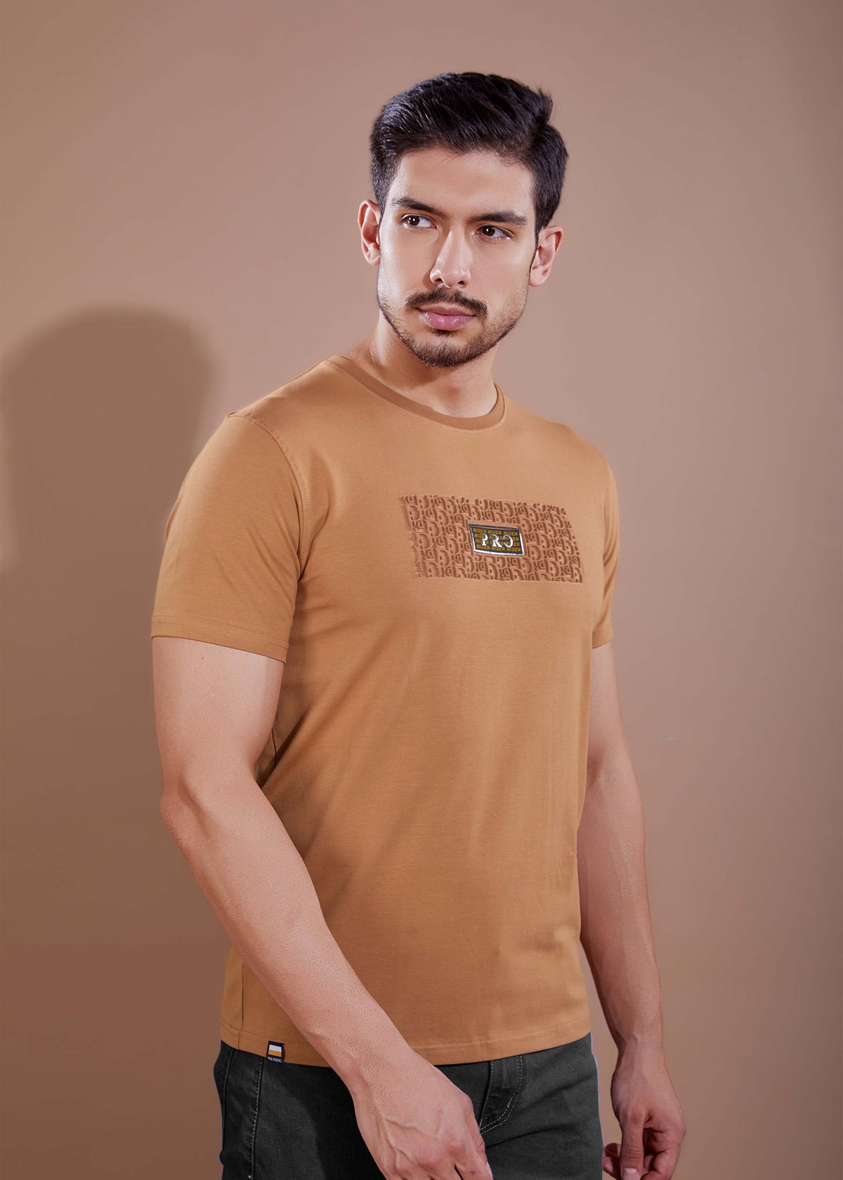 EMBOSSED PLACEMENT T-SHIRT - MUSTARD
