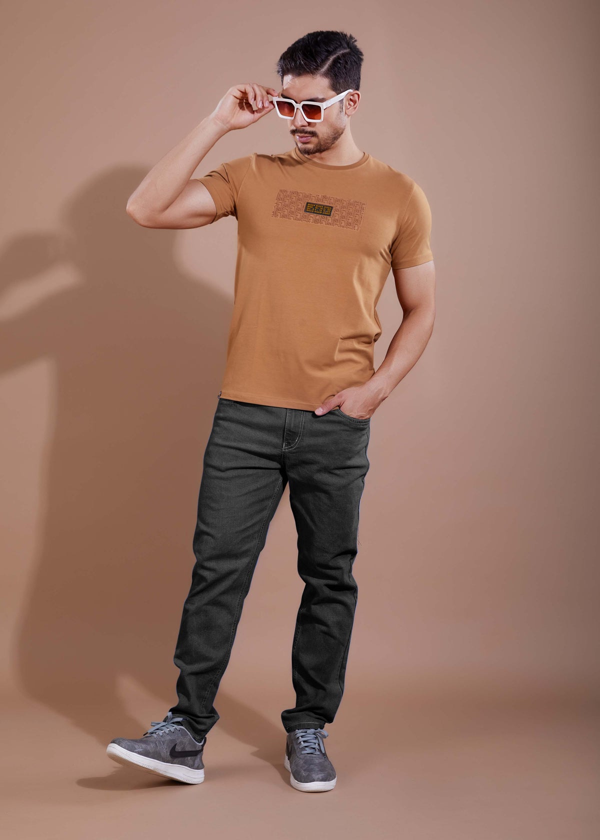 EMBOSSED PLACEMENT T-SHIRT - MUSTARD